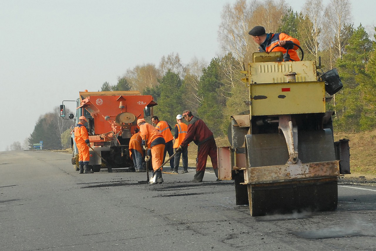 В Брянской области ремонтируют больше дорог за меньшие деньги
