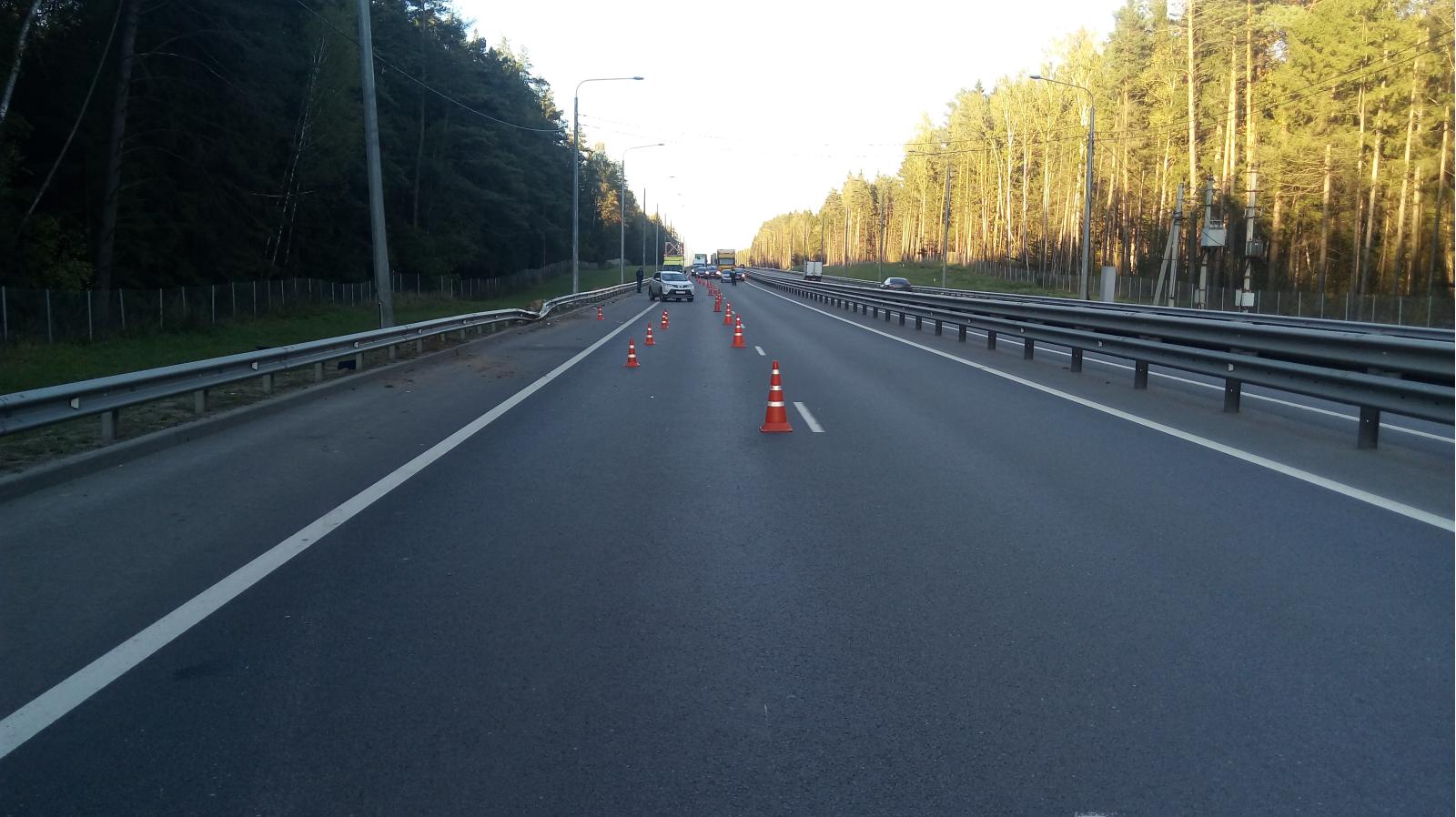 По дороге из Москвы в Брянск потерпел крушение КАМАЗ: ранены двое