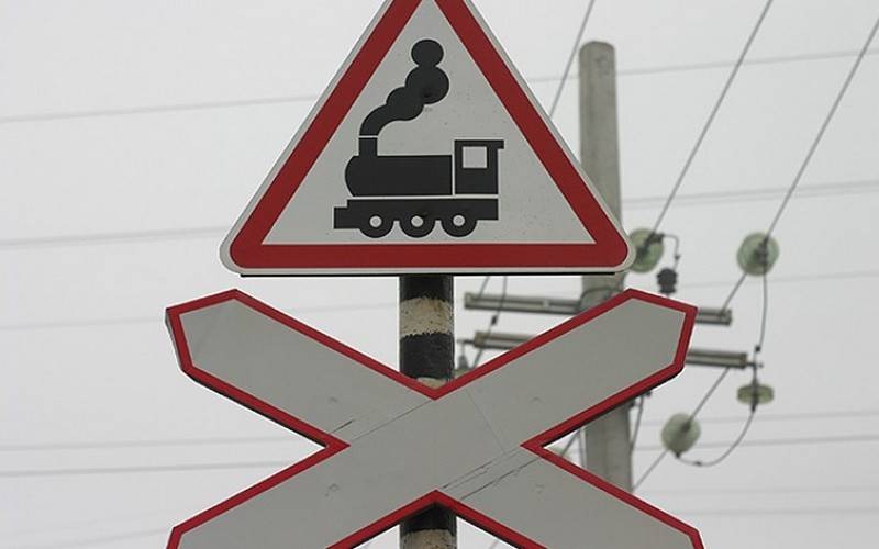 В Брянске временно закроют железнодорожный переезд у дизельного завода