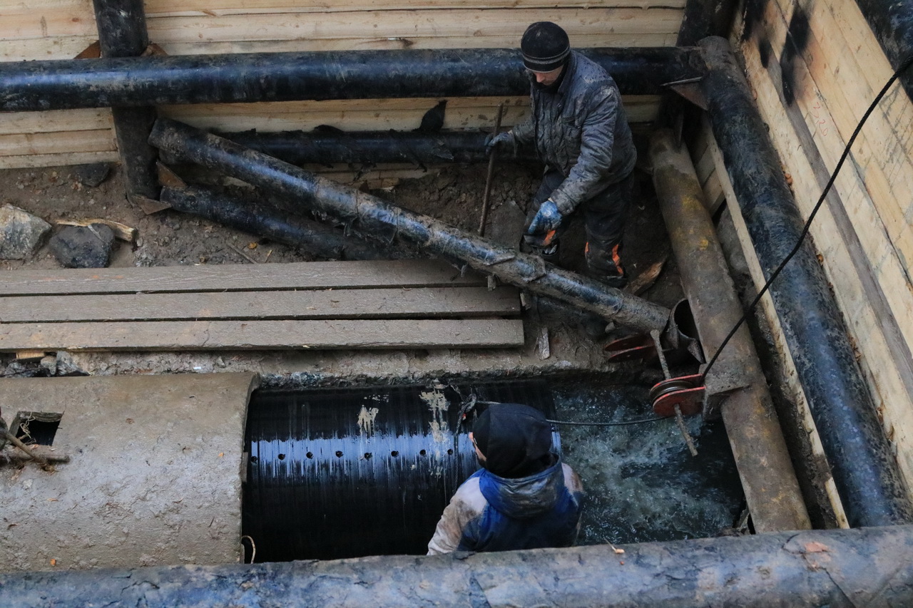 В Брянске меняют обветшавшие канализационные коллекторы
