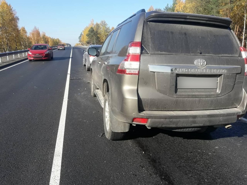 Под Брянском автомобилист повредил позвоночник в результате двойной аварии