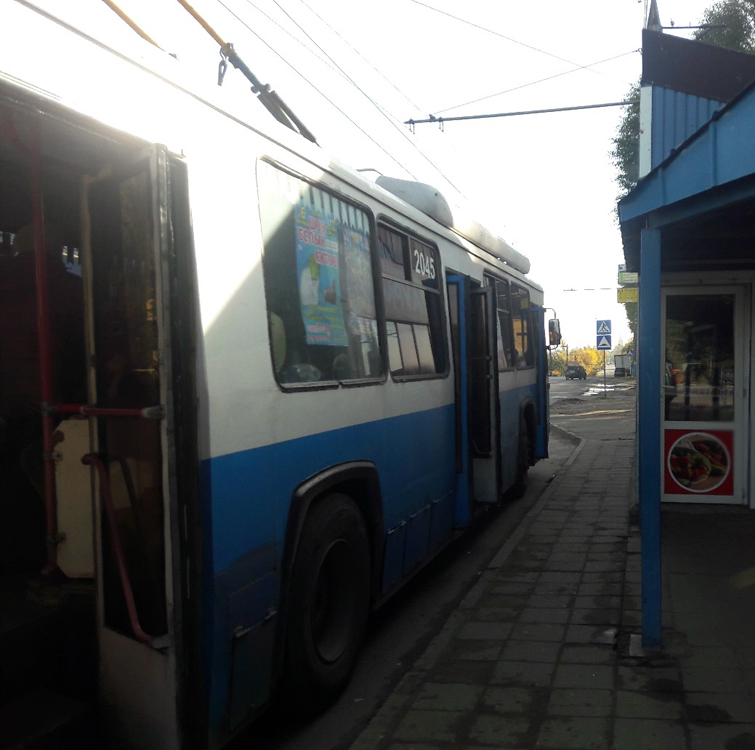 В Брянске не поделили остановку автобус и троллейбус