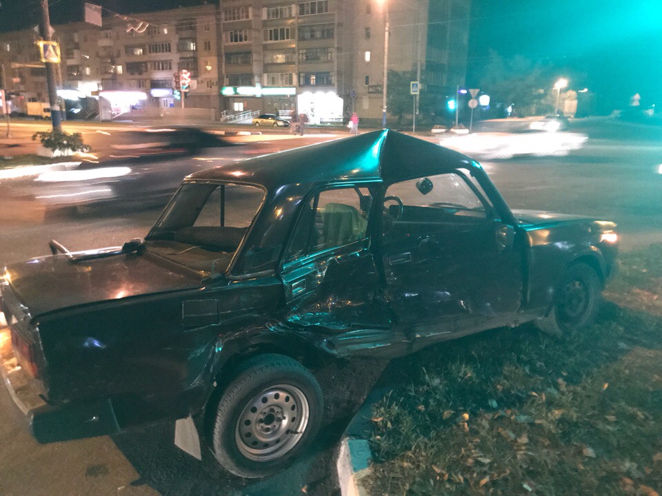 В Брянске разыскивают свидетелей дорожной аварии на проспекте Московском
