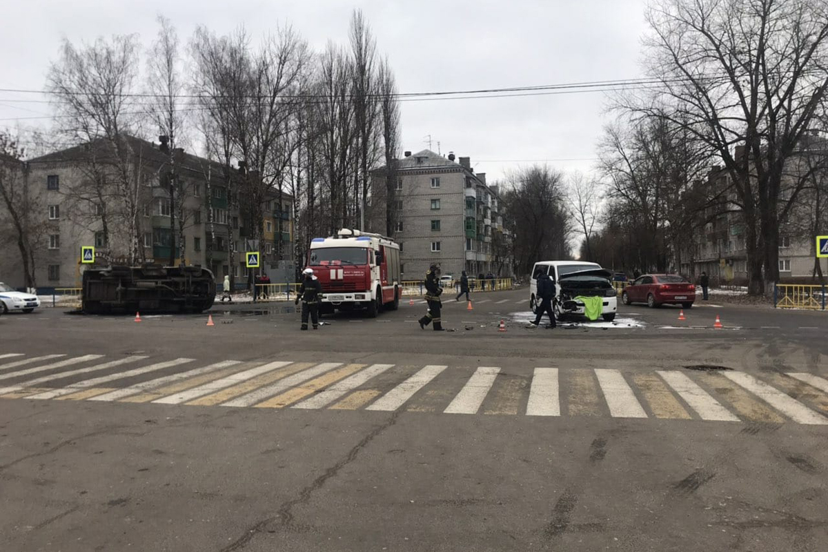 Полиция выясняет обстоятельства дорожной аварии Бежицком районе Брянска