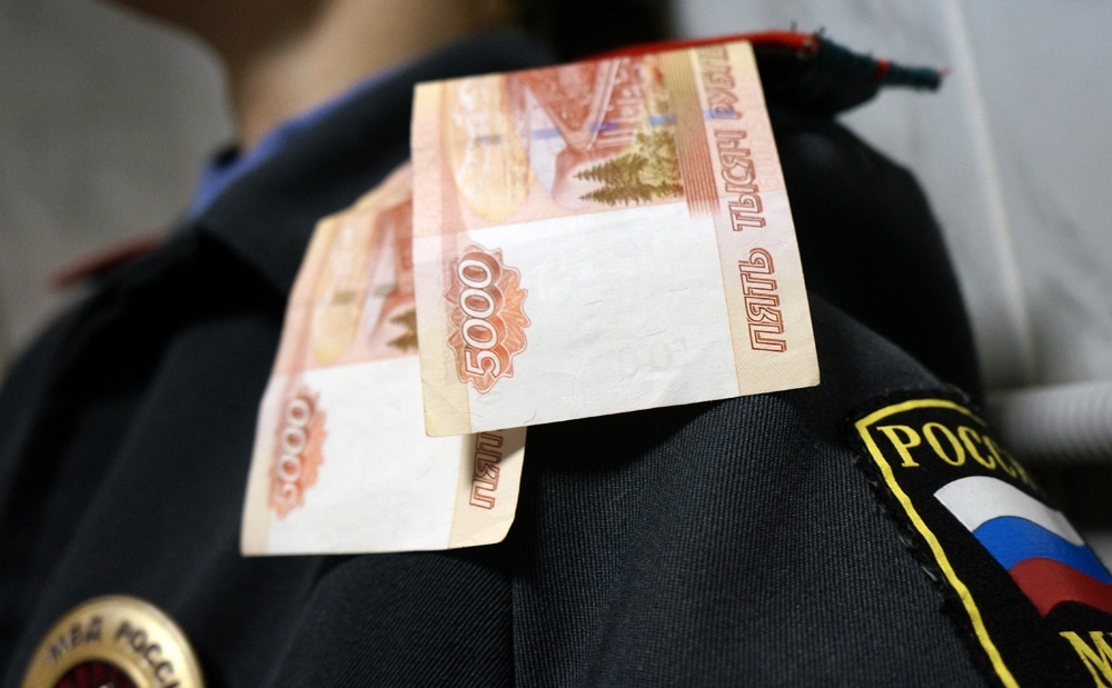 Житель Жуковского района предлагал знакомым трудоустройство в силовые структуры за деньги