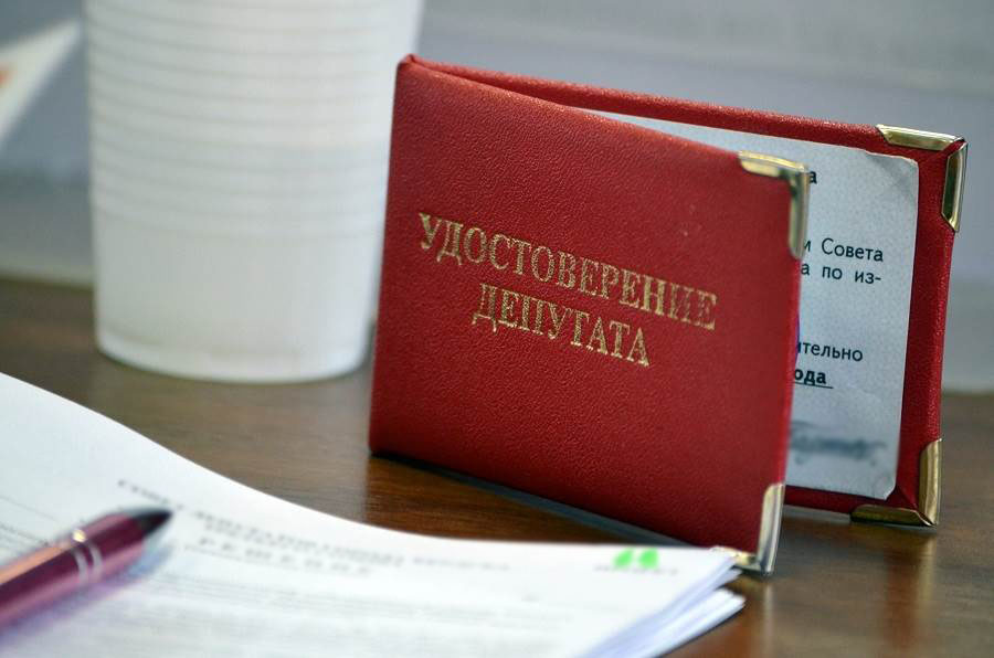 В Климово и Сельцо депутаты лишились полномочий за обман