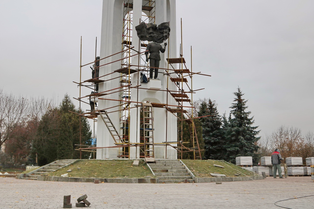 В Брянске завершат реконструкцию мемориального комплекса «Покровская  гора» к декабрю