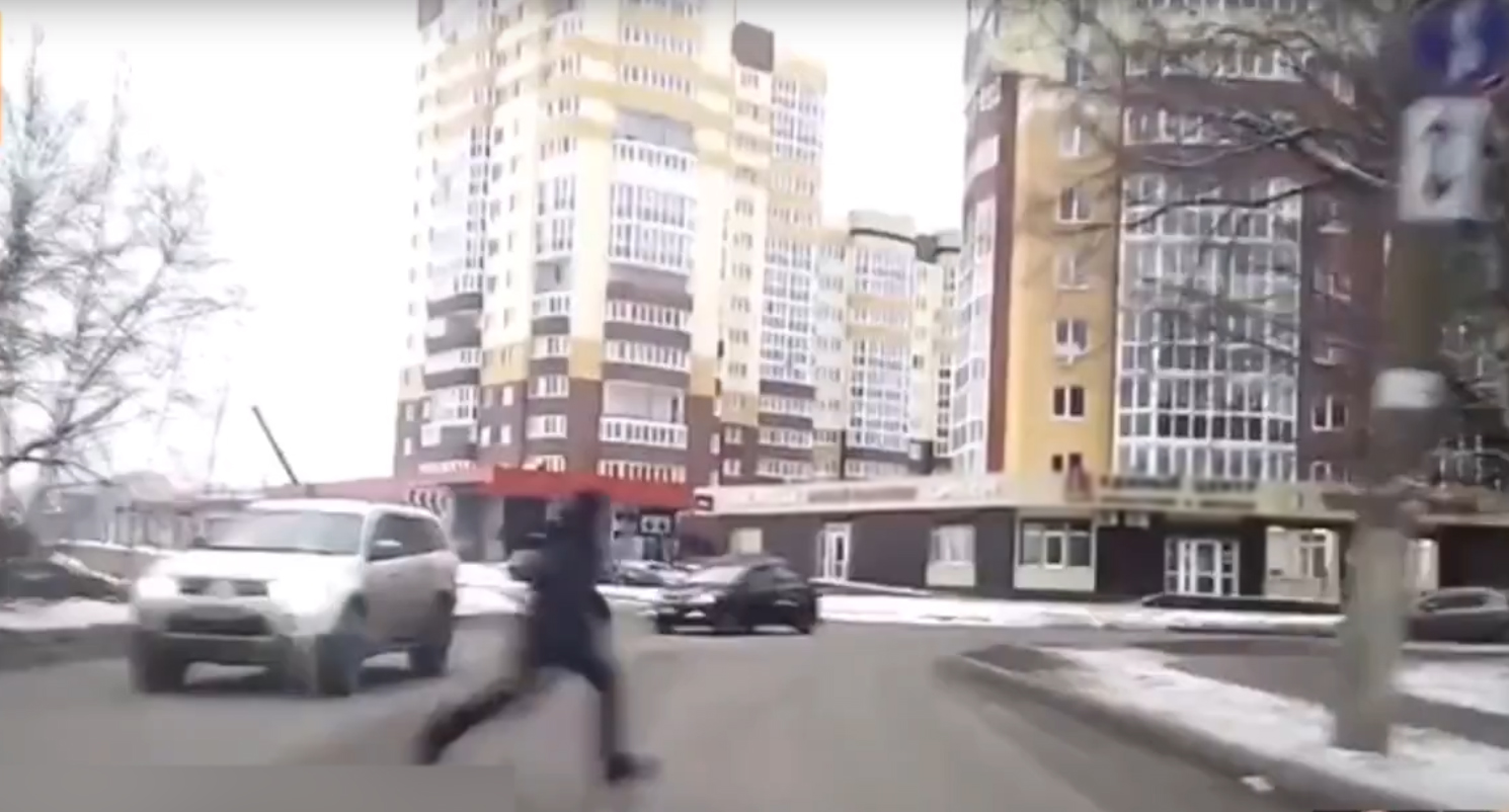 В Брянске сняли на видео опасный маневр шального подростка