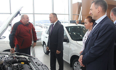 В Брянске пострадавшим на производстве людям подарили «Lada Granta»