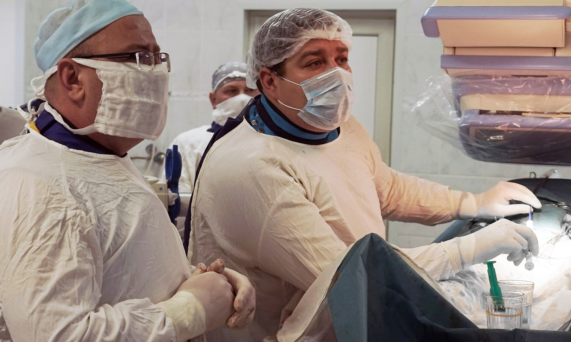 Известный российский хирург провел в Брянске уникальную операцию