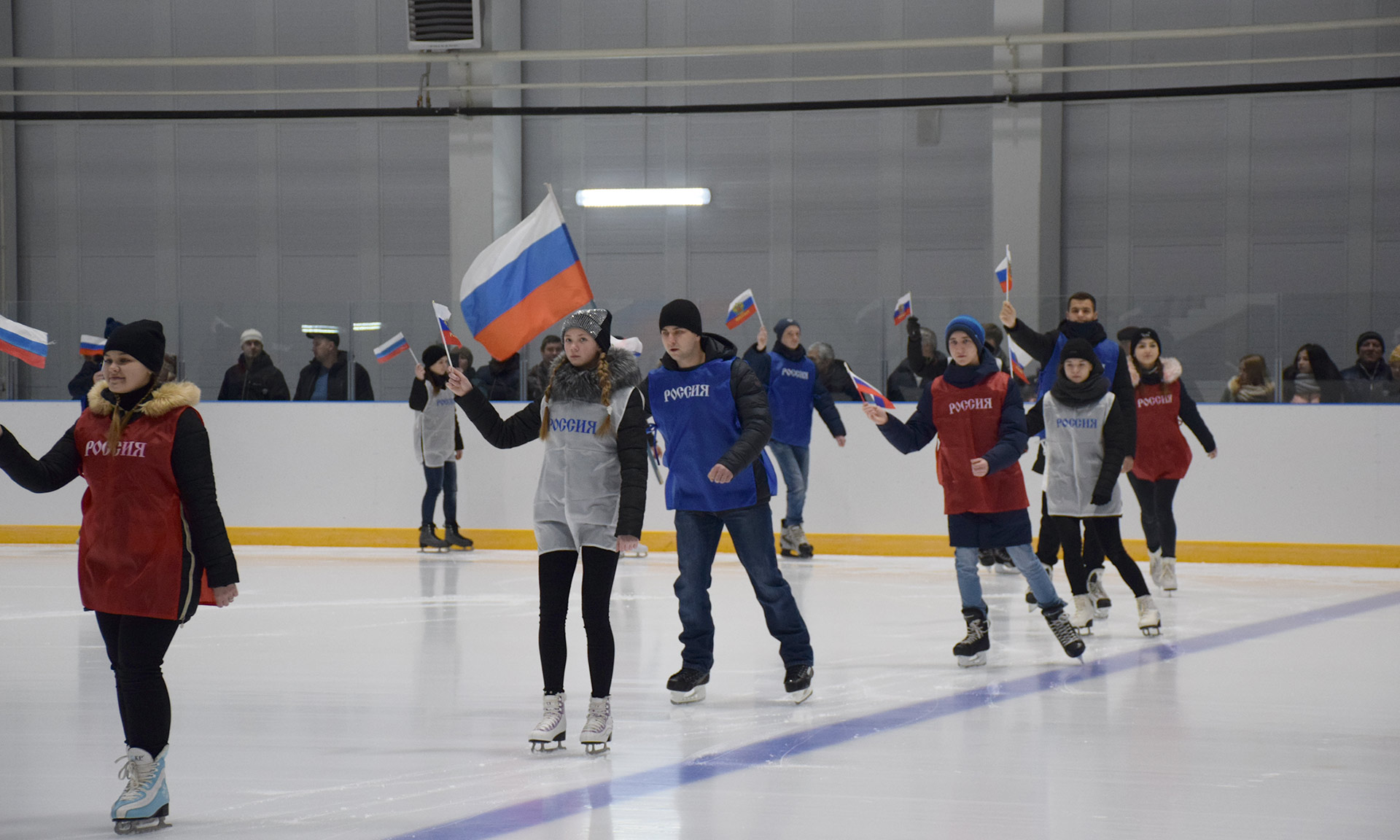 В Климово в минувшую субботу открыли современный спорткомплекс с крытой ледовой ареной
