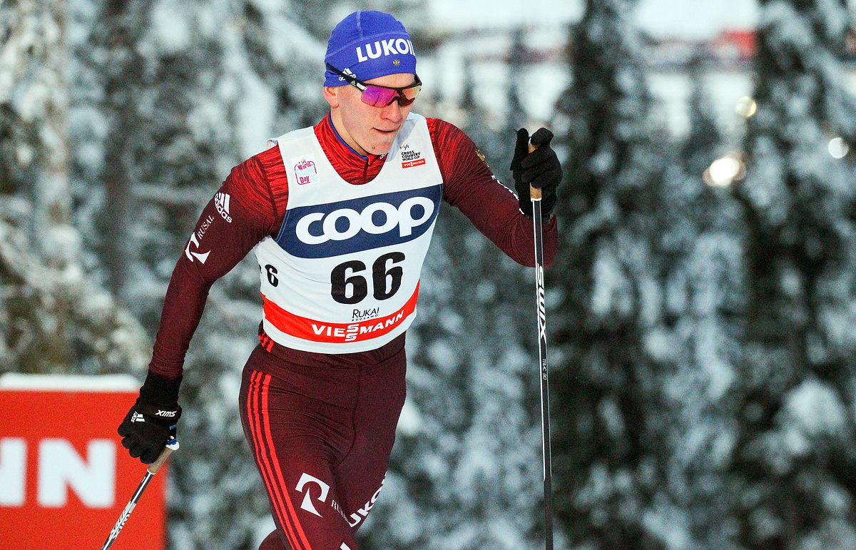 Александра Большунова назвали лучшим лыжником страны