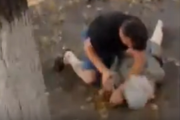 Клинцовский изверг, засветившийся на видео с избиением старушки, в ожидании суда раскаивается в содеянном
