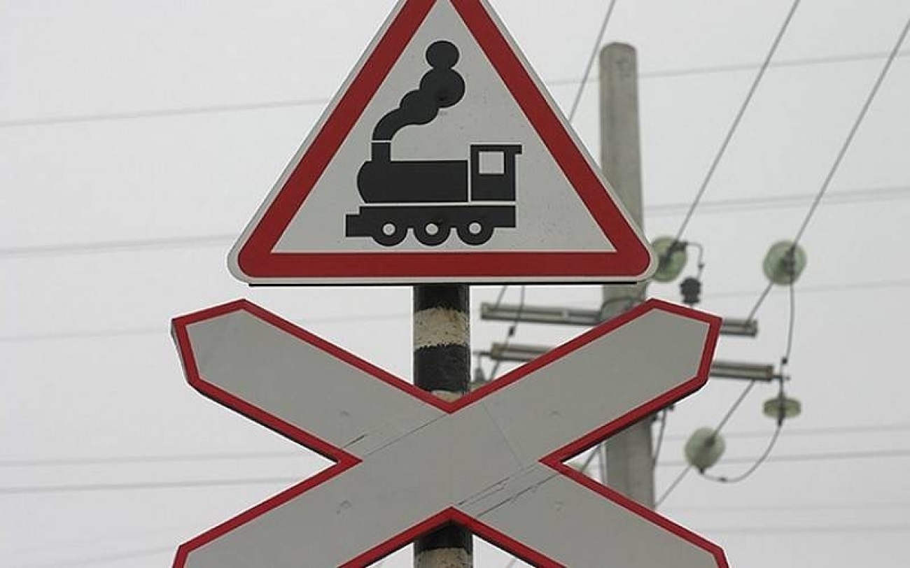 В Белых Берегах ограничат движение на железнодорожном переезде