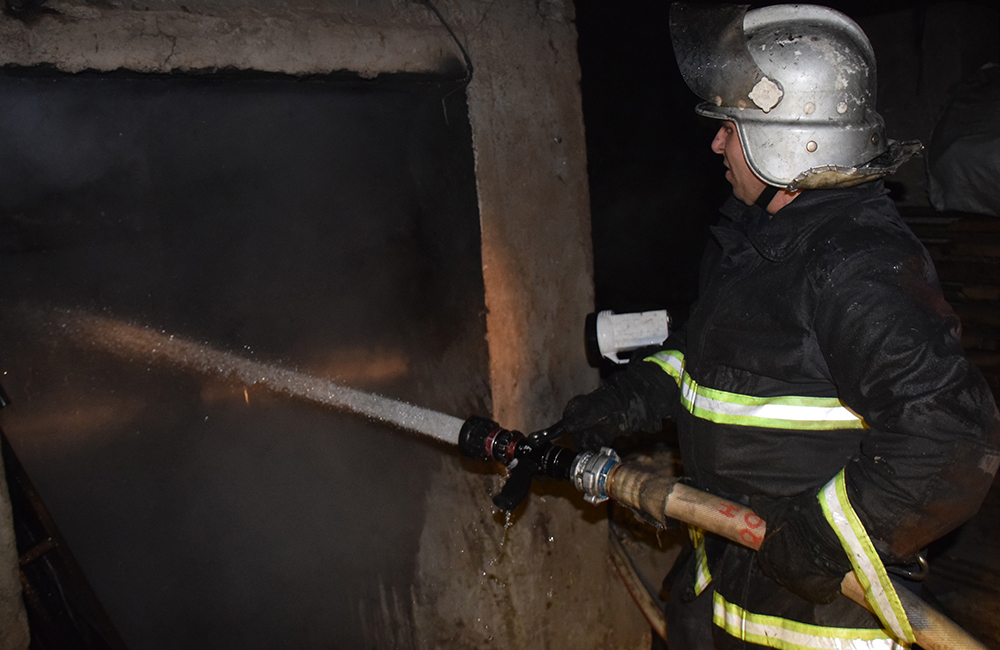 Брянские пожарные потушили возгорание в подвале санатория «Снежка»