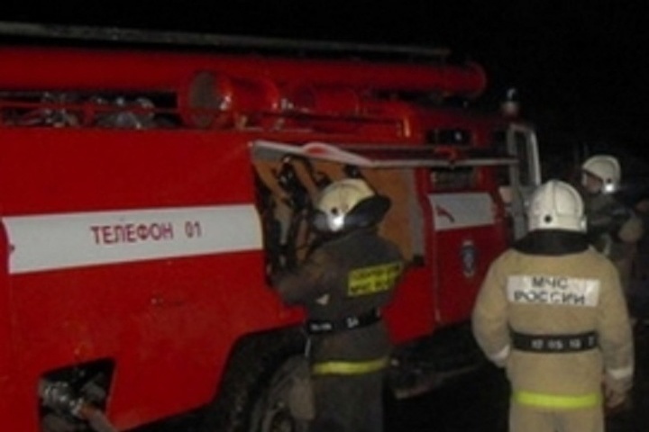 Два пожара подняли брянских спасателей по тревоге