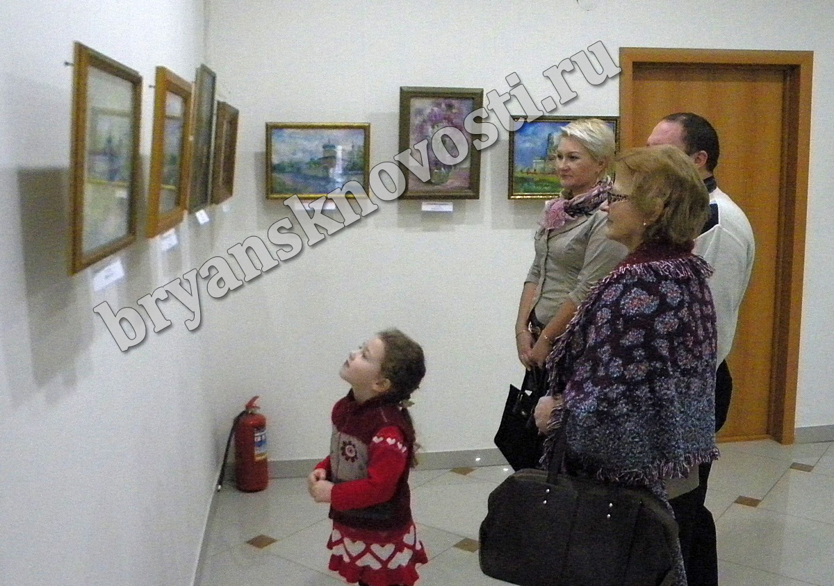 В Новозыбкове открылась выставка художников-преподавателей