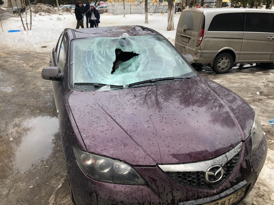 В Брянске продолжается «глыбопад»