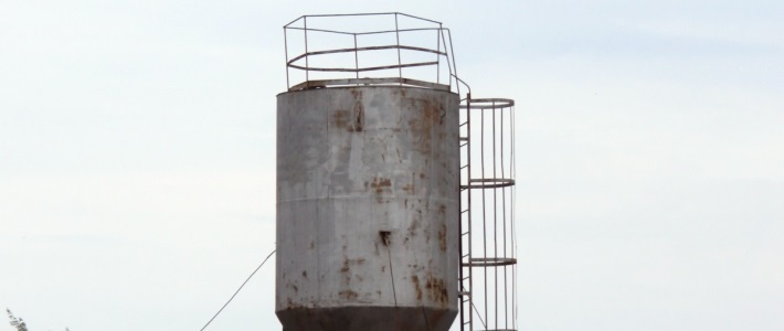 Житель Жирятинского района сдал на металлолом двухтонную водонапорную башню