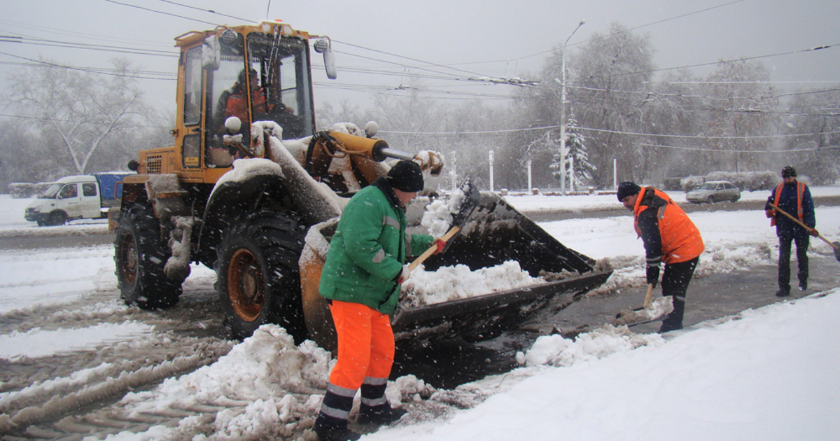 На дорогах Брянщины зимой работают более 500 единиц спецтехники