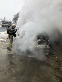 Сегодня утром в Брянске сгорела легковушка
