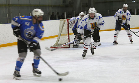 Александр Богомаз сыграл в хоккей в Трубчевске
