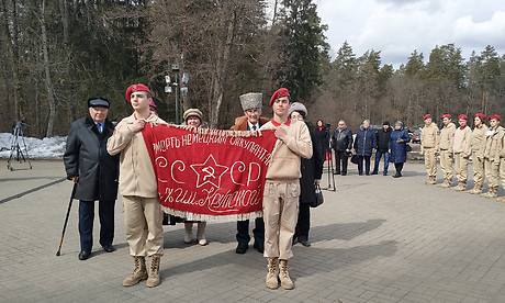 На Брянщину через десятилетия вернулось боевое знамя партизанского отряда