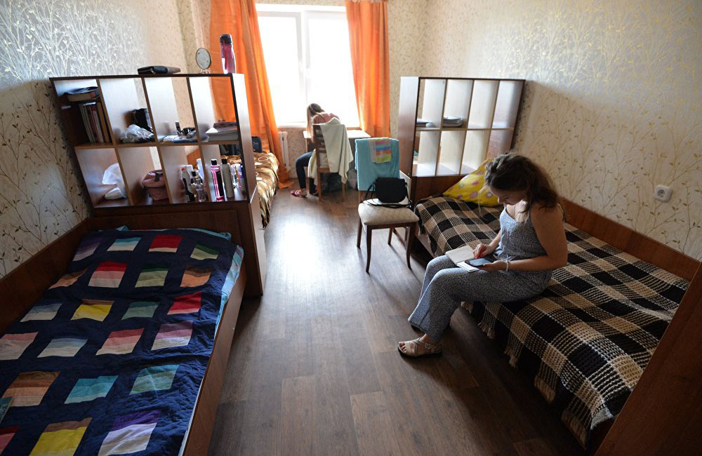 В Новозыбкове студентов будят по утрам в общежитиях