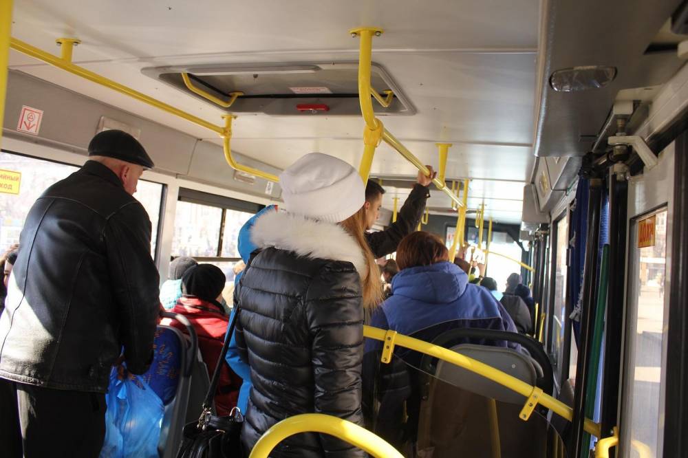 В Брянске пассажирка автобуса упала и получила травму