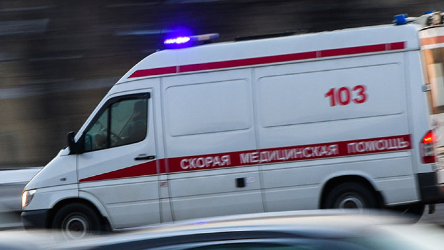 В Брасовском районе колесо от фуры влетело в легковушку, ранен водитель