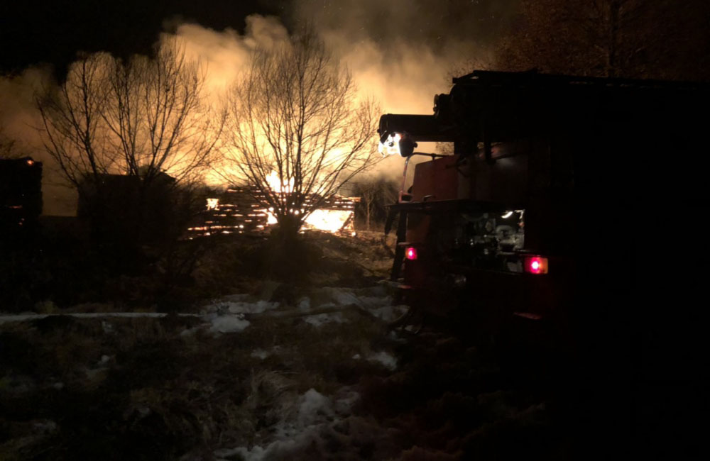Пожары в Жуковском и Погарском районах уничтожили постройки