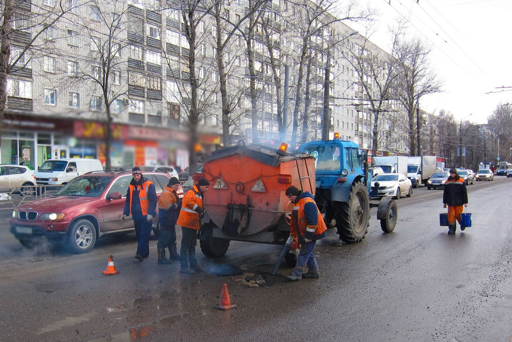 В Брянске продолжается ремонт дорог