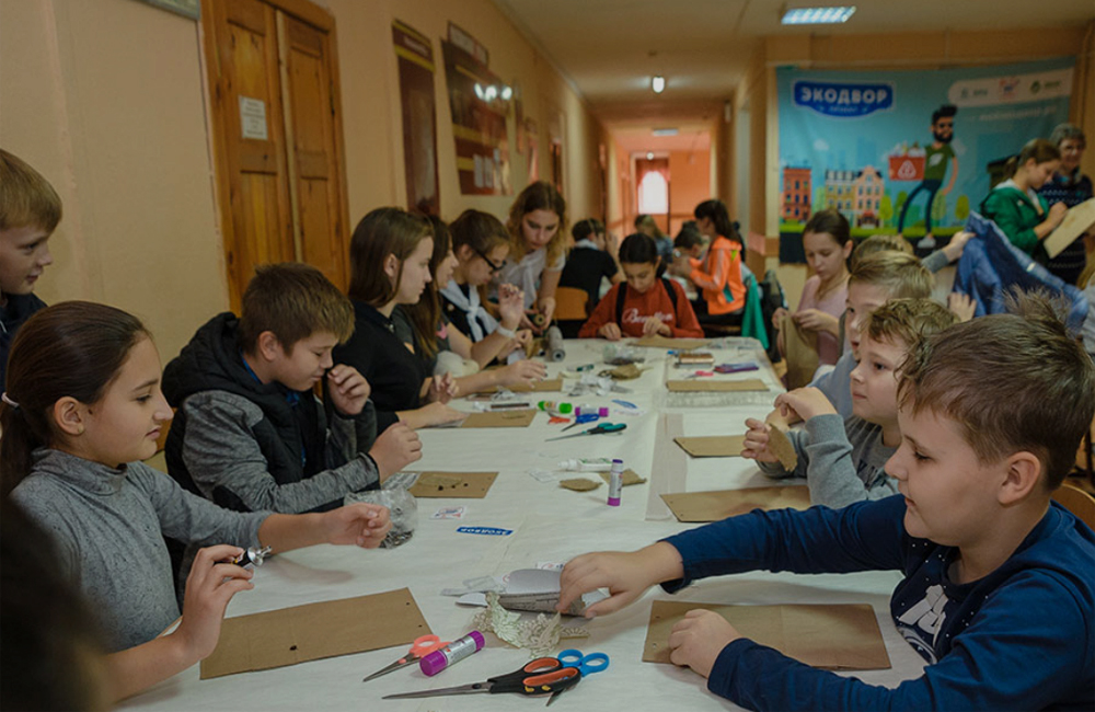Учителей и школьников Брянской области приглашают на конкурс “Школьный экодвор”