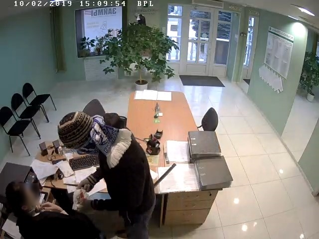 В Брянске житель Ивановской области ограбил офис микрозаймов