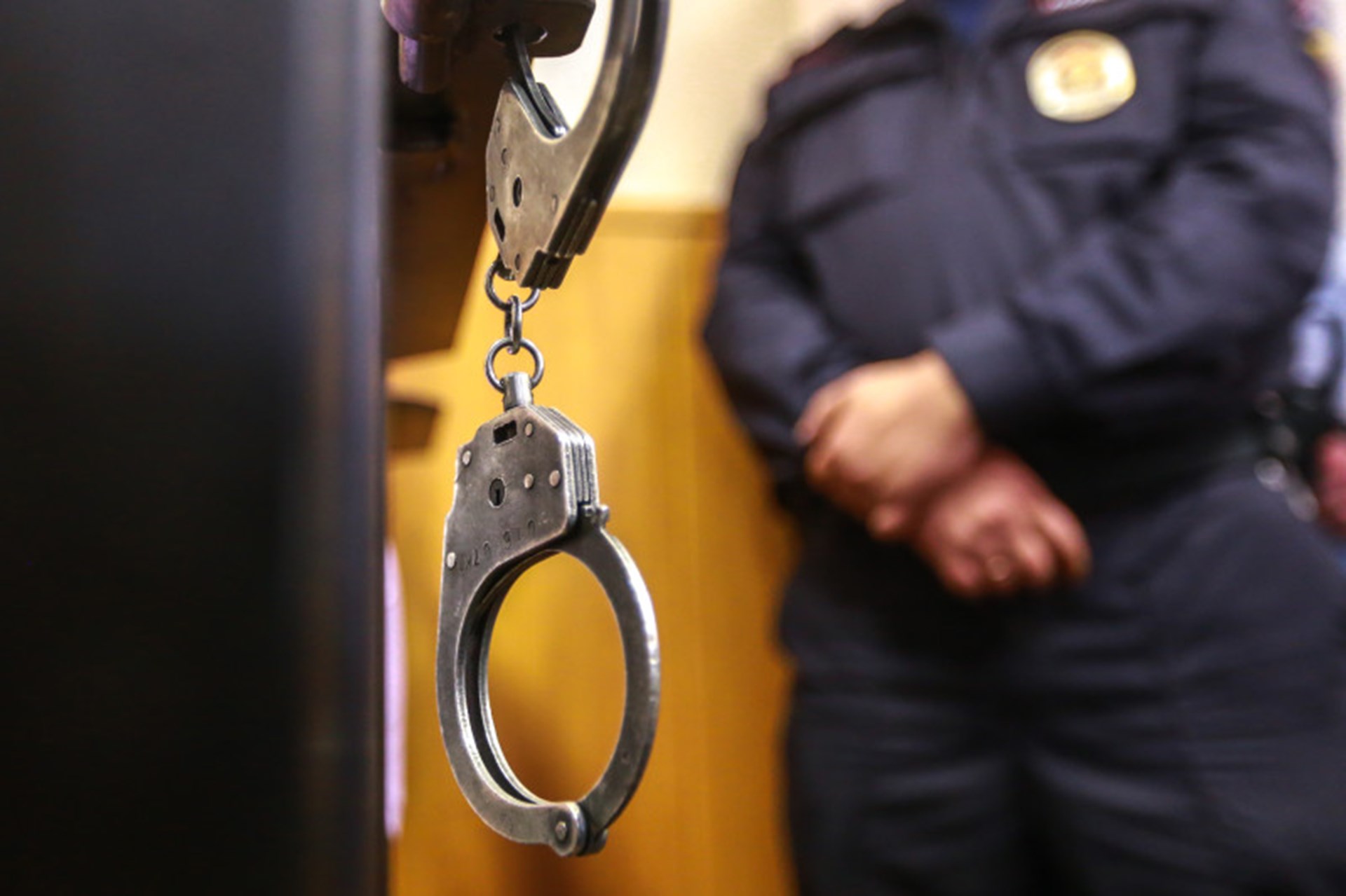 В Брянске задержали адвоката, избившего пенсионера