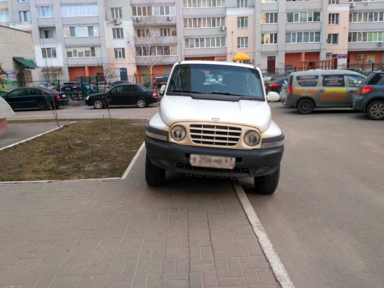 В Брянске всё чаще действует правило: “Паркуюсь, где хочу!”