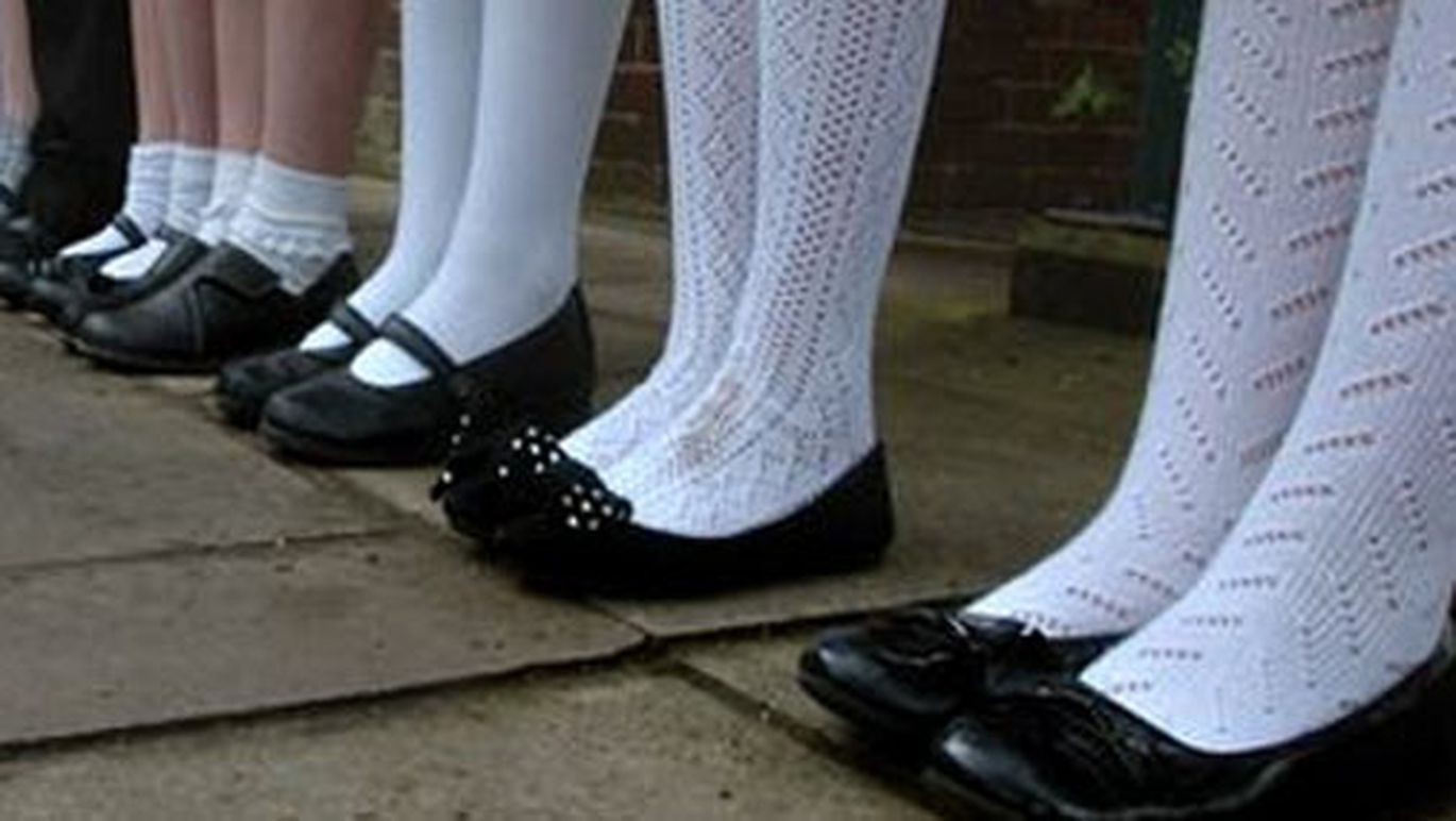 В Рогнединском районе в школах требовали соответствие даже к размеру каблуков