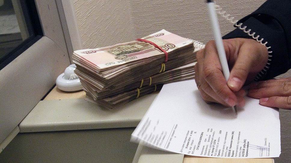 В Брянске работодатель задолжал сотрудникам 421 тысячу рублей