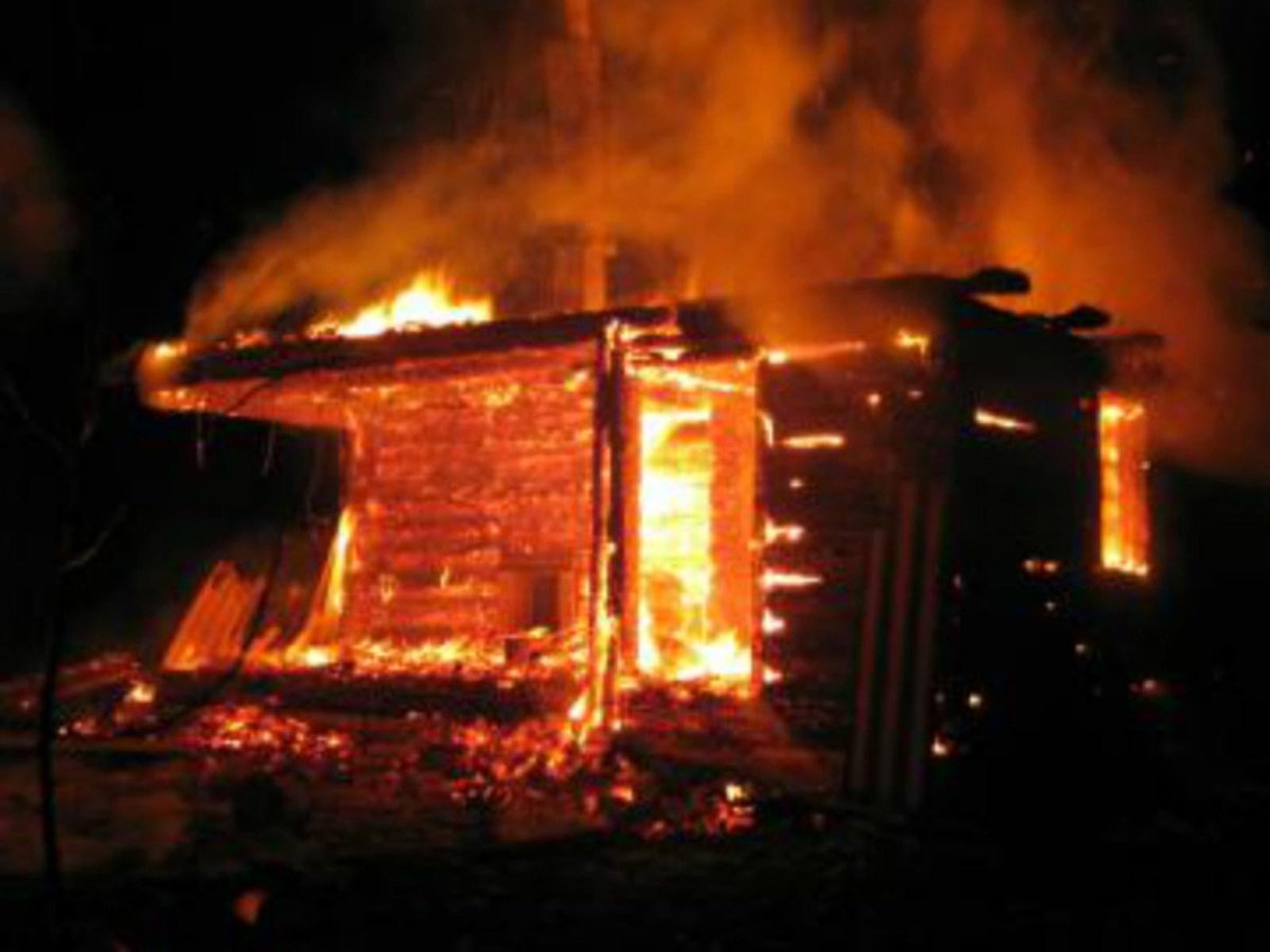 Сегодня ночью сгорели две бани в Брянской области