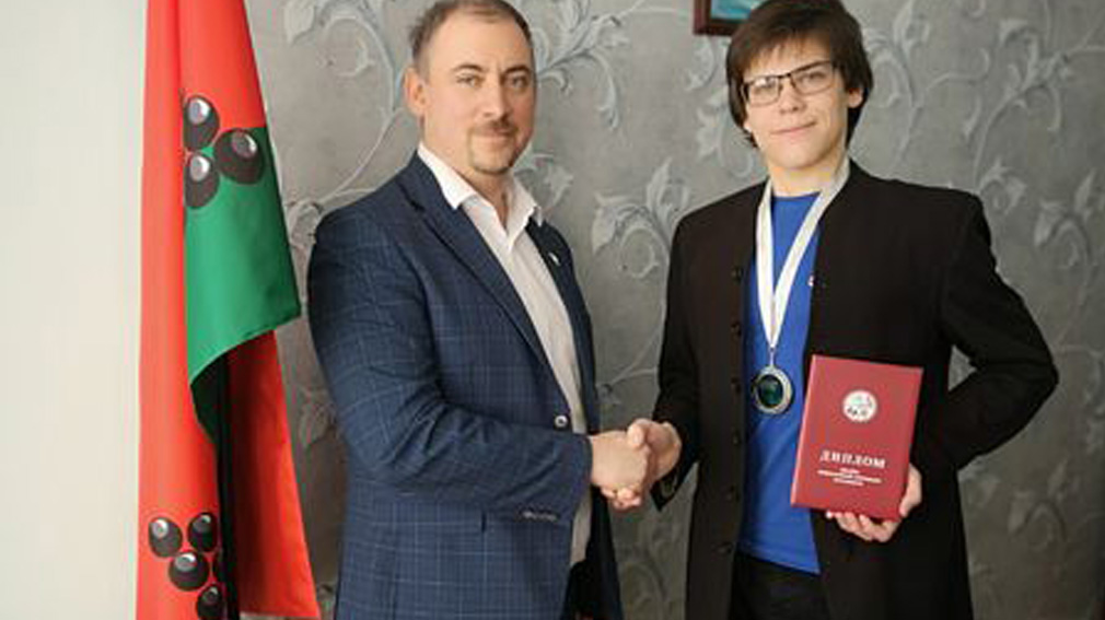 Брянский школьник стал призером заключительного этапа всероссийской олимпиады по экономике