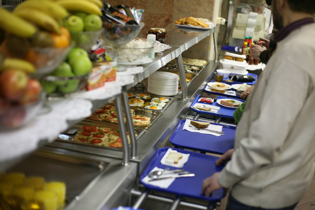 Жители Брянщины могут пожаловаться на качество обслуживания в столовых, ресторанах и кафе