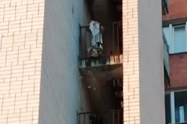 В Брянске мусор пробуют выбрасывать с балкона