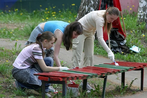 Власти Брянской области посодействуют в трудоустройстве тысяч подростков