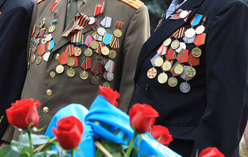 По 10 тысяч рублей ко Дню Победы получат брянские ветераны