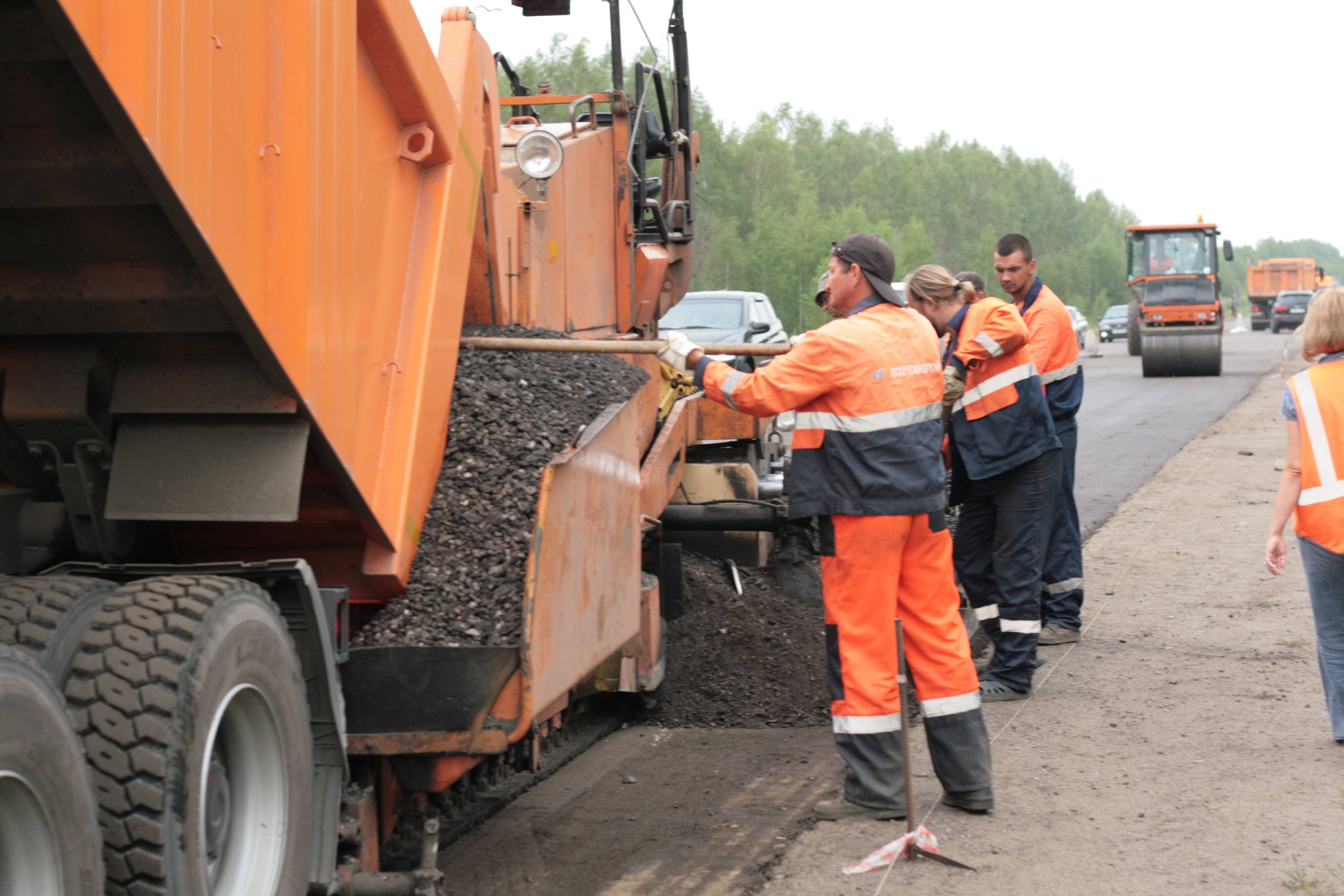 Дорожники приступили к капитальному ремонту ещё 27 километров трассы Брянск-Новозыбков