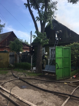 В Брянске четыре машины было брошено на тушение пожара
