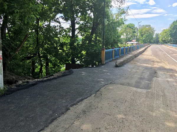 Мост в Сураже оперативно привели в порядок