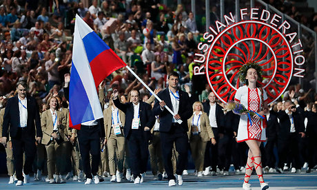 Прославленный спортсмен Брянской области Артем Осипенко вынес флаг России на открытии Европейских игр