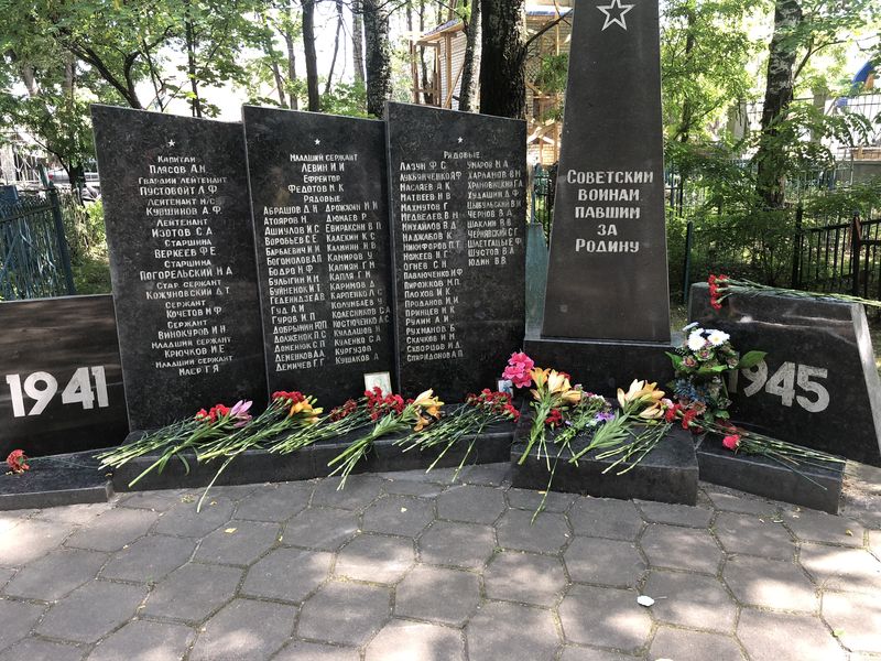 «Горсть памяти» с Братской могилы из Брянска поместили в «солдатский кисет»