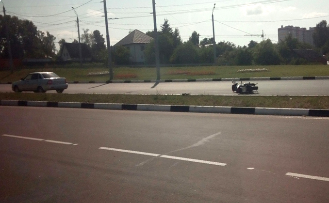 В Брянске под колёса автомобиля угодил мотоциклист